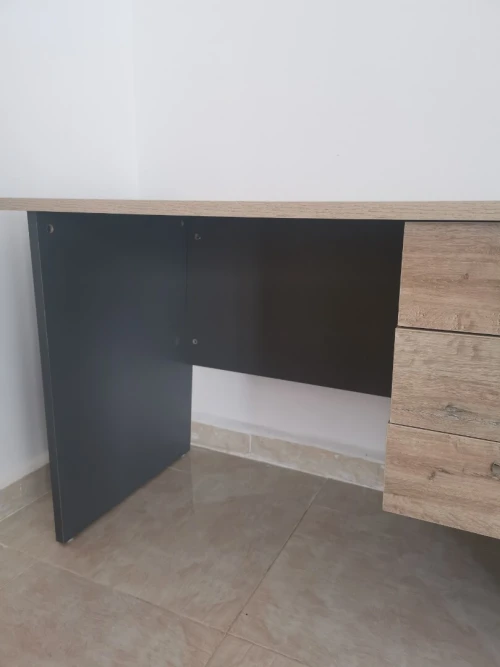 Bureau 1m20 en mélamine avec 3 tiroirs à clé
