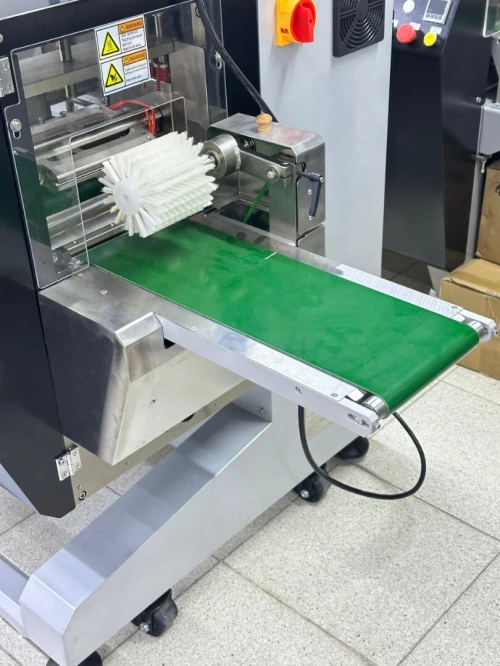 Machine flowpack YC420