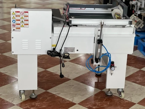 Soudeuse en L semi-automatique YS-SL-6045A