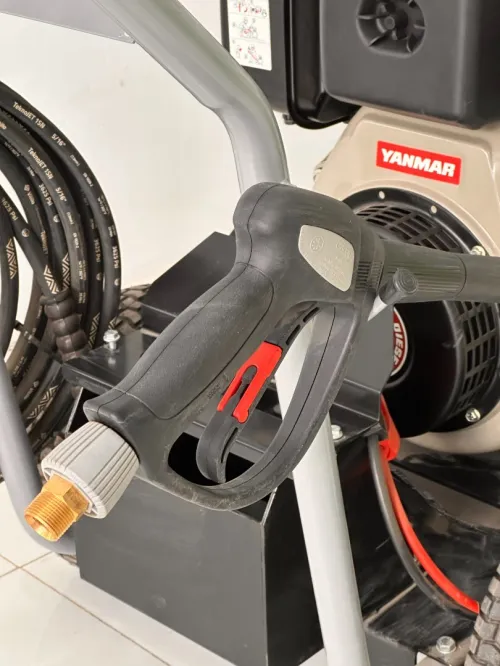 Nettoyeur haute pression professionnel IPC BENZ 200/17 DIESEL