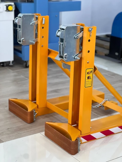 Pince à fût pour chariot élévateur DG720A