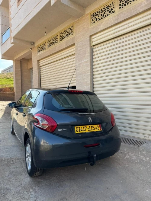 Peugeot 208 2015 Allure