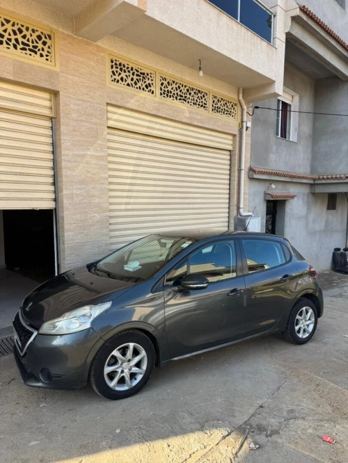 Peugeot 208 2015 Allure