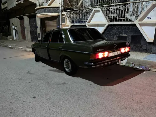 Mercedes Classe E 1983 300D