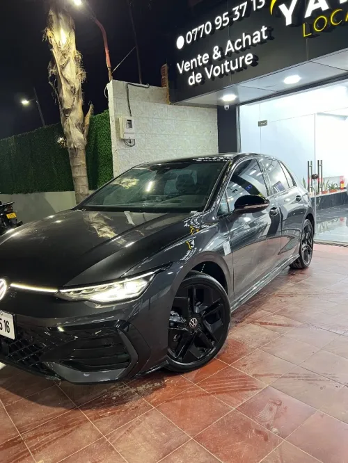 Volkswagen Golf 8 2025 R Black Edition 