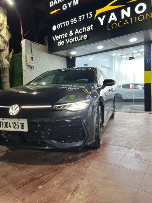 Volkswagen Golf 8 2025 R Black Edition 