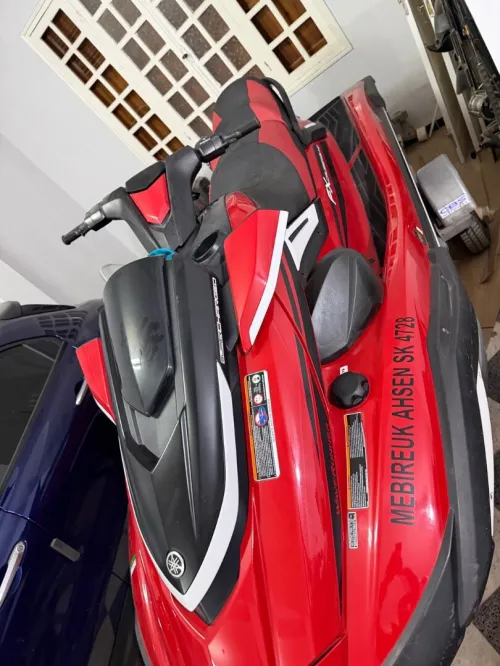 Jet ski
