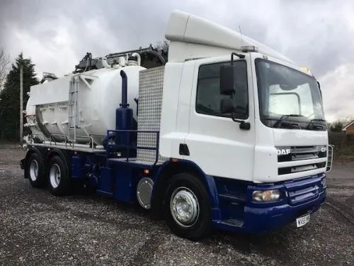 Camion hydrocureur camion debouchage vidange