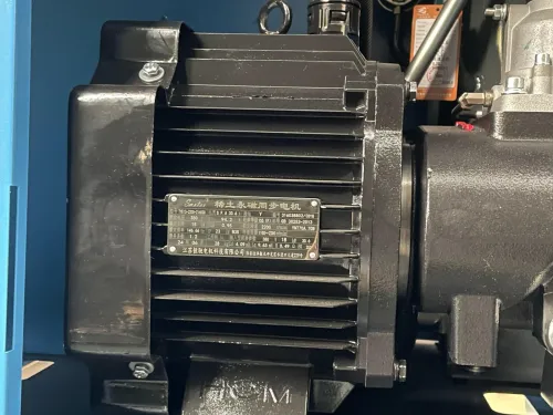 Compresseur à vis 15kW, 20HP, 16 bars Intégré avec groupe vis, réservoir, sécheur, 04 filtres