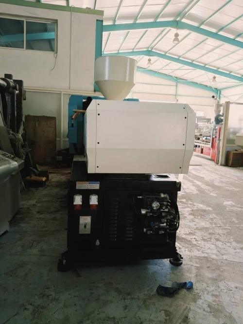 MACHINE INJECTIN  MARQUE  FHJ