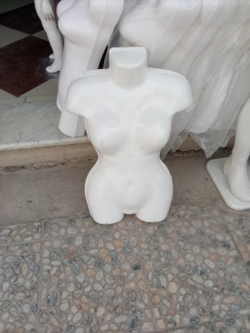 Mannequin de magasin / مانكا محلات تجارية