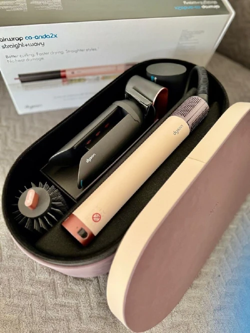Dyson airwrap co-anda
