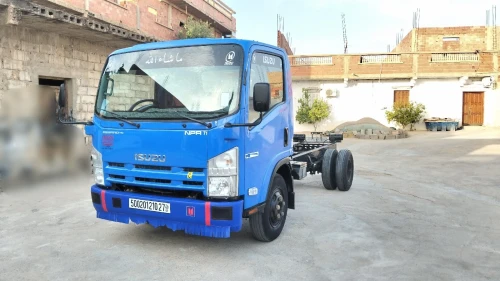 Isuzu NPR71 2010