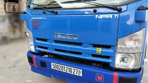 Isuzu NPR71 2010