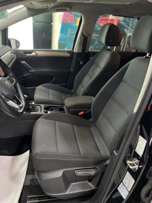 Volkswagen Touran 2023 Lounge Business