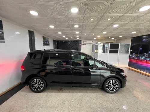 Volkswagen Touran 2023 Lounge Business