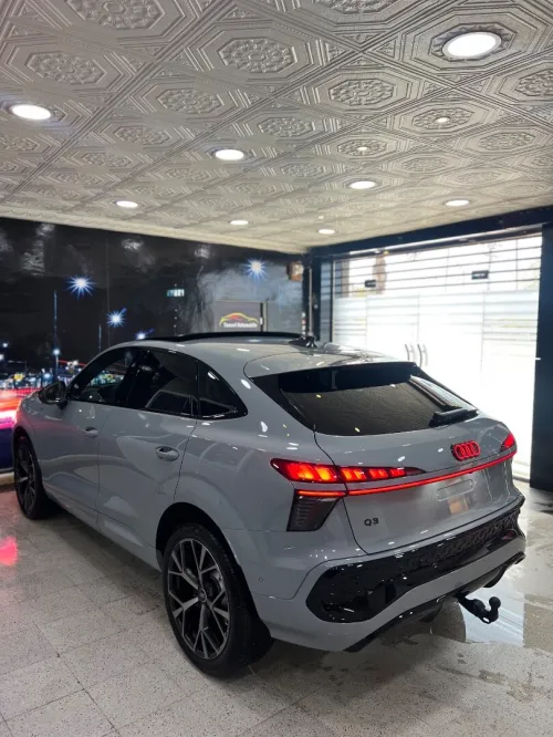 Audi Q3 2026 Sport back