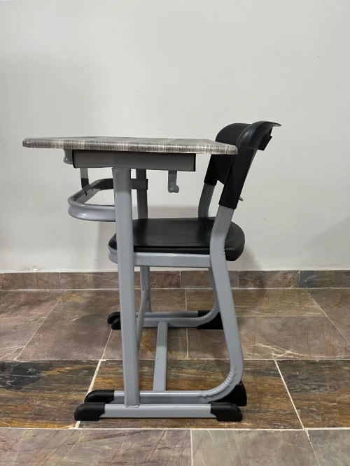 10 Tables et chaises scolaire طاولات مدرسية مع كراسي   9900 دج للطقم الواحد (طاولة + كرسي)