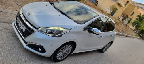 Peugeot 208 2015 Access Facelift