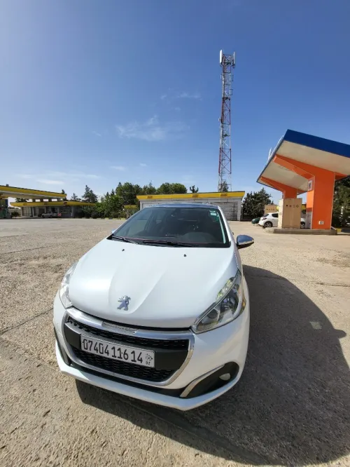 Peugeot 208 2016 Allure Facelift
