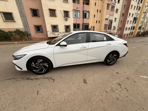 Hyundai ELANTRA 2025 Luxury