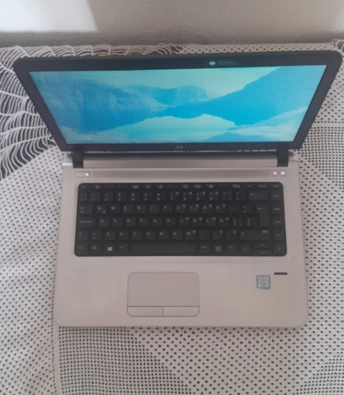 Pc portable HP i3 6éme génération ram 8g ddur 256 ssd bon état