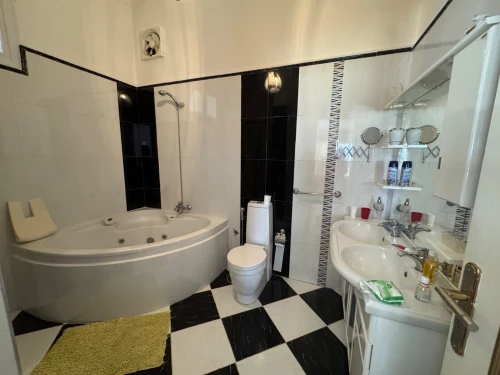 Location Appartement Niveau de villa F4 Alger Bouzareah