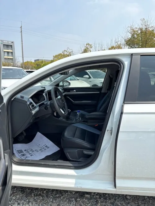 Volkswagen Lavida 2024 sur commande - 3 ans