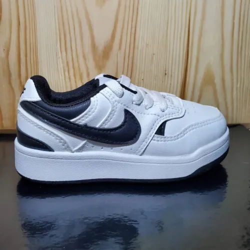 CHAUSSURE NIKE BESKET POUR ENFANT