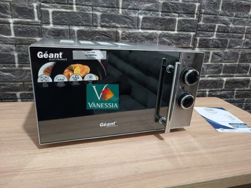  Micro-onde marque géant 20L