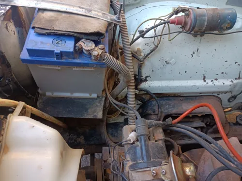 Mazda 323 1984 Bachi