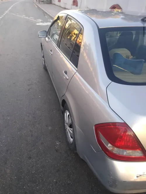 Nissan Tiida 4 portes 2008 