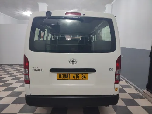 Toyota Hiace 15 place 2016 Mini bus