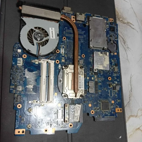 VEND DEUX CARTE MERE HP