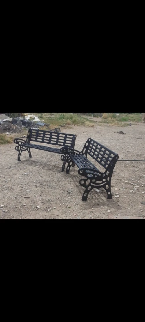 banc public . Corbeille public 