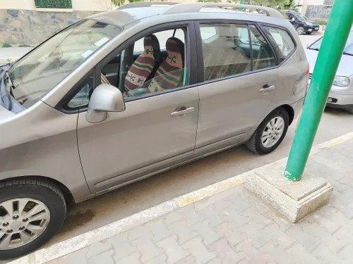 Kia Carens 2010 3 box