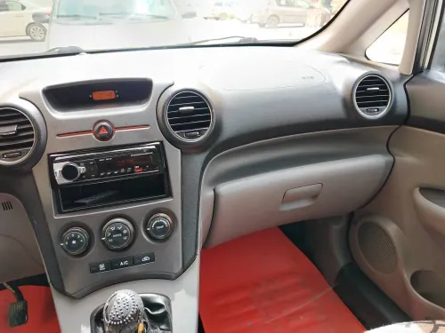 Kia Carens 2010 3 box
