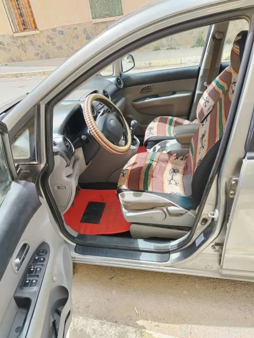 Kia Carens 2010 3 box