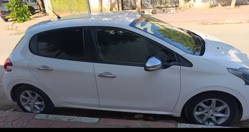 Peugeot 208 2016 