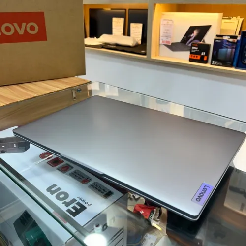 LENOVO IDEAPAD SLIM 3  AMD RYZEN 5 7520 8GB RAM 512GB SSD 