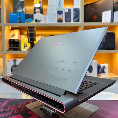 DELL ALINWARE M16 AMD RYZEN 9 7845HX NVIDIA RTX 4070 32GB RAM 1TB SSD 
