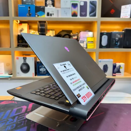 DELL ALINWARE M16 AMD RYZEN 9 7845HX NVIDIA RTX 4070 32GB RAM 1TB SSD 