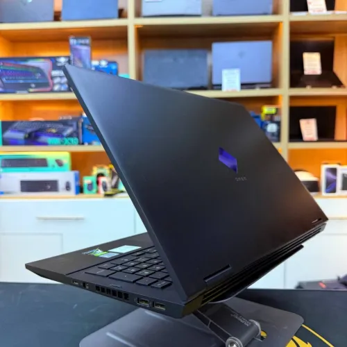 HP OMEN 15 I7 10870H 32GB 512GB SSD RTX3070 8GBVRAM 15.6 144HZ