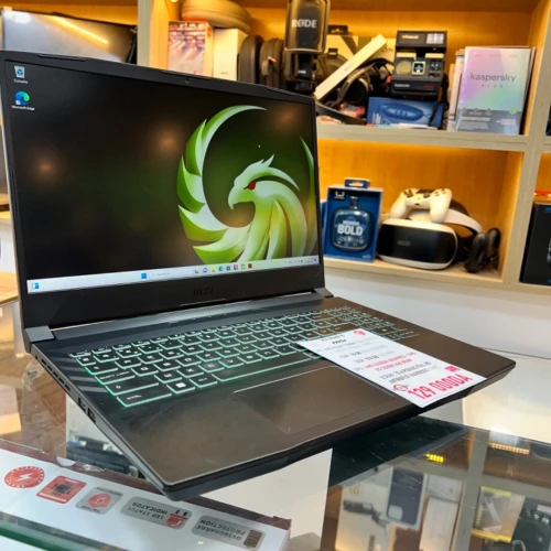 MSI DELTA 15 AMD RYZEN 5 5600HX AMD RADEON RX 5500M 16GB RAM 512GB SSD