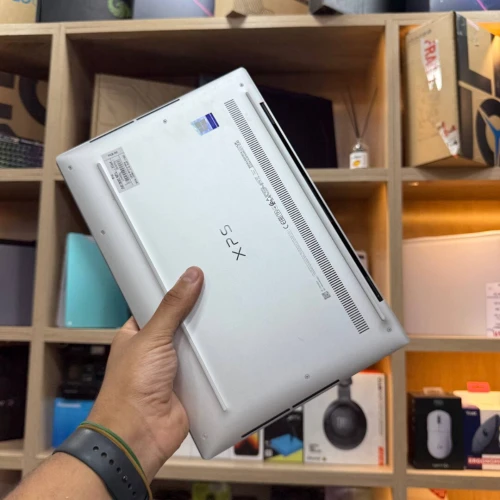 DELL XPS 13 I7 1185G7 16GB RAM 512GB SSD 