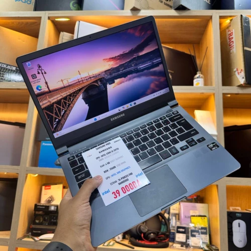 SAMSUNG 900X I5 3317U 3TH GEN 4GB RAM 256GB SSD