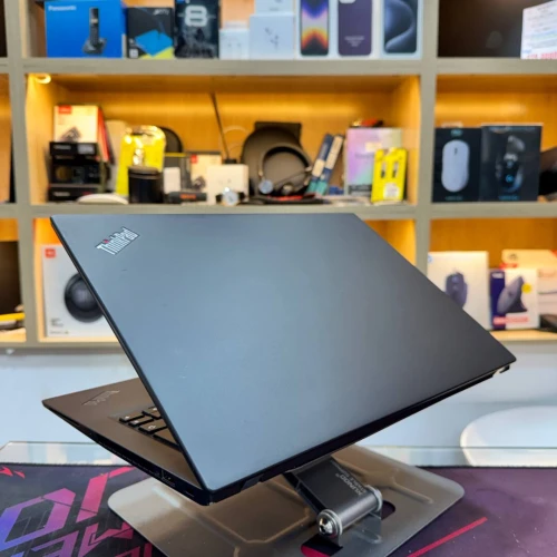[VENDU] LENOVO THINKPAD T14S GEN 1 AMD RYZEN 5 4650U 8GB RAM 256GB SSD