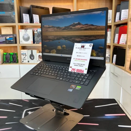 HP OMEN 17 RYZEN 7 8845HS 32GB 1TB SSD RTX4070 8GBVRAM 17 QHD 165HZ