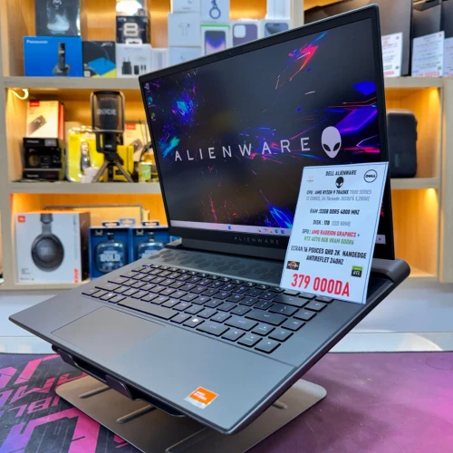 DELL ALINWARE M16 AMD RYZEN 9 7845HX NVIDIA RTX 4070 32GB RAM 1TB SSD 