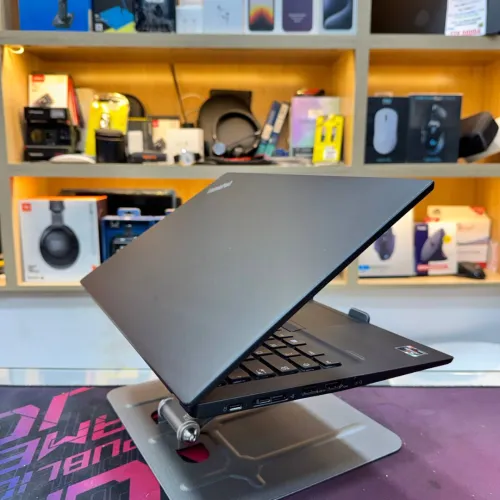 [VENDU] LENOVO THINKPAD T14S GEN 1 AMD RYZEN 5 4650U 8GB RAM 256GB SSD